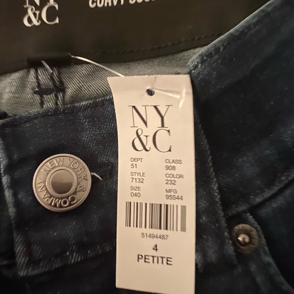 Brand new with tags! NY&Company, size 4 petite - Picture 4 of 4